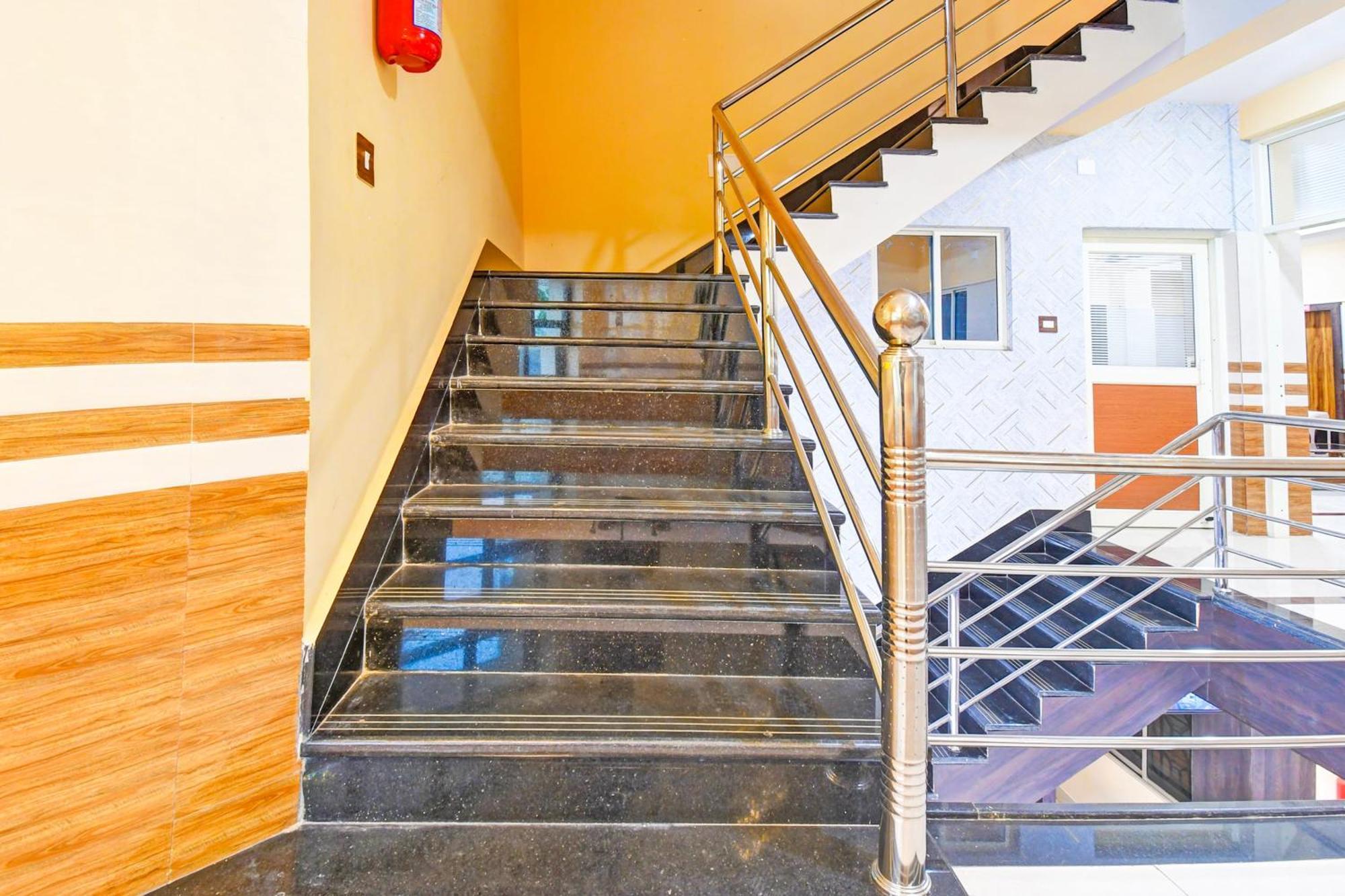 Hotel O Maa Bhubaneswari Hotel Экстерьер фото